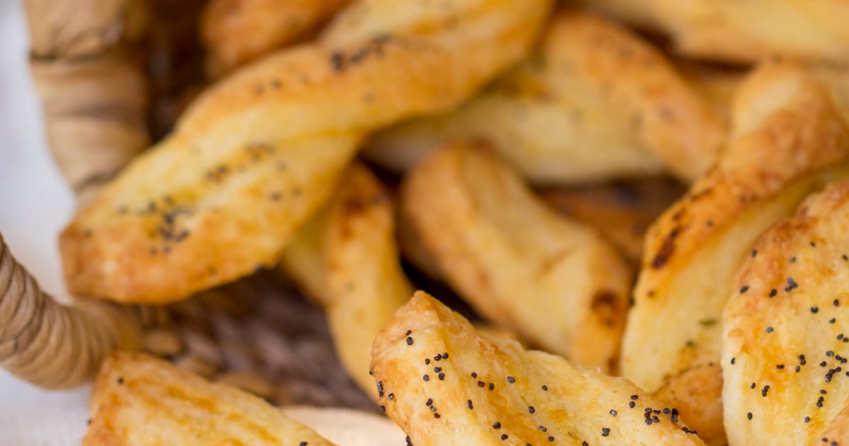 Thermomix recipe: Parmesan Puff Pastry Twists | Tenina.com