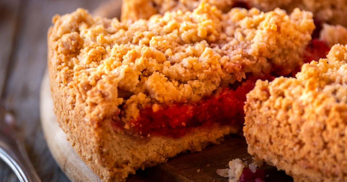 Thermomix recipe: Apple Berry Crumble Cake | Tenina.com