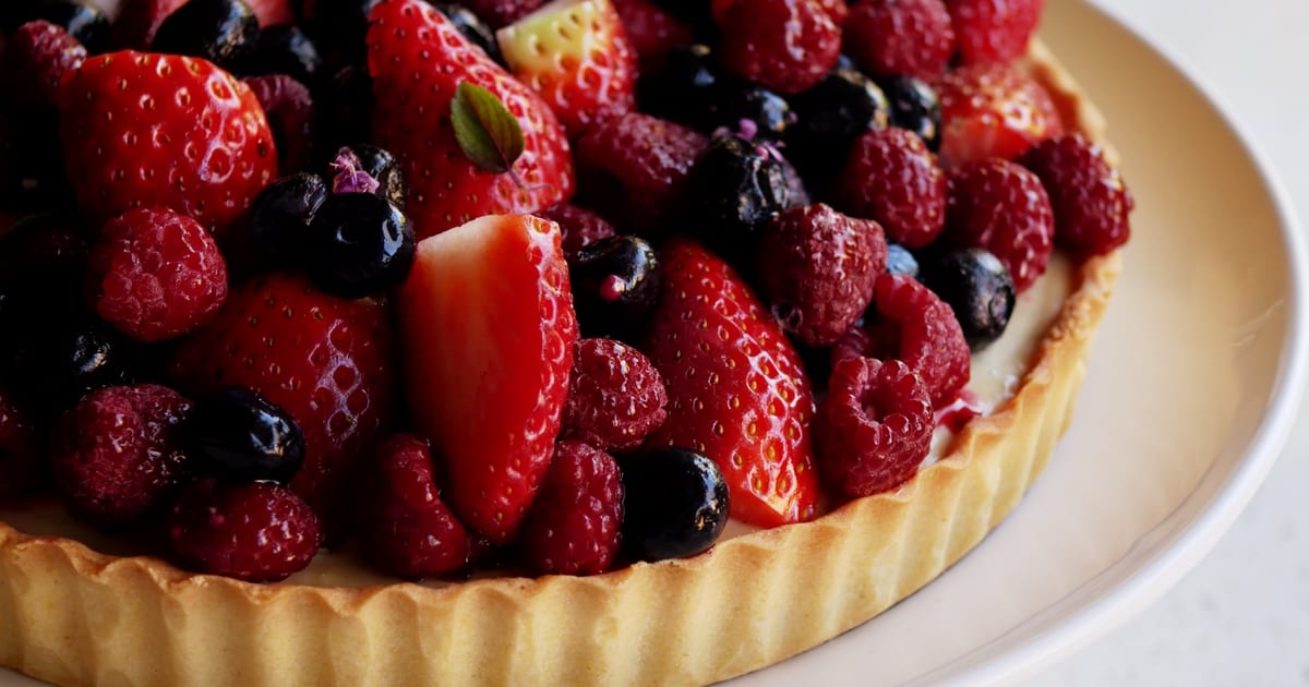 Thermomix recipe: Berry Basil Cream Tart | Tenina.com