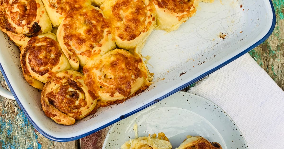 Thermomix recipe: CheeseyMite Scrolls | Tenina.com