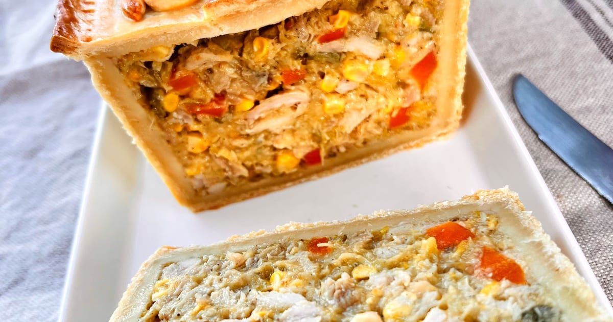 Thermomix recipe: Chicken and Kale Loaf Pie | Tenina.com