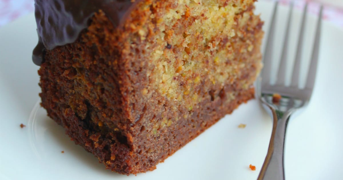 Thermomix recipe: Chocolate Pistachio Cake | Tenina.com