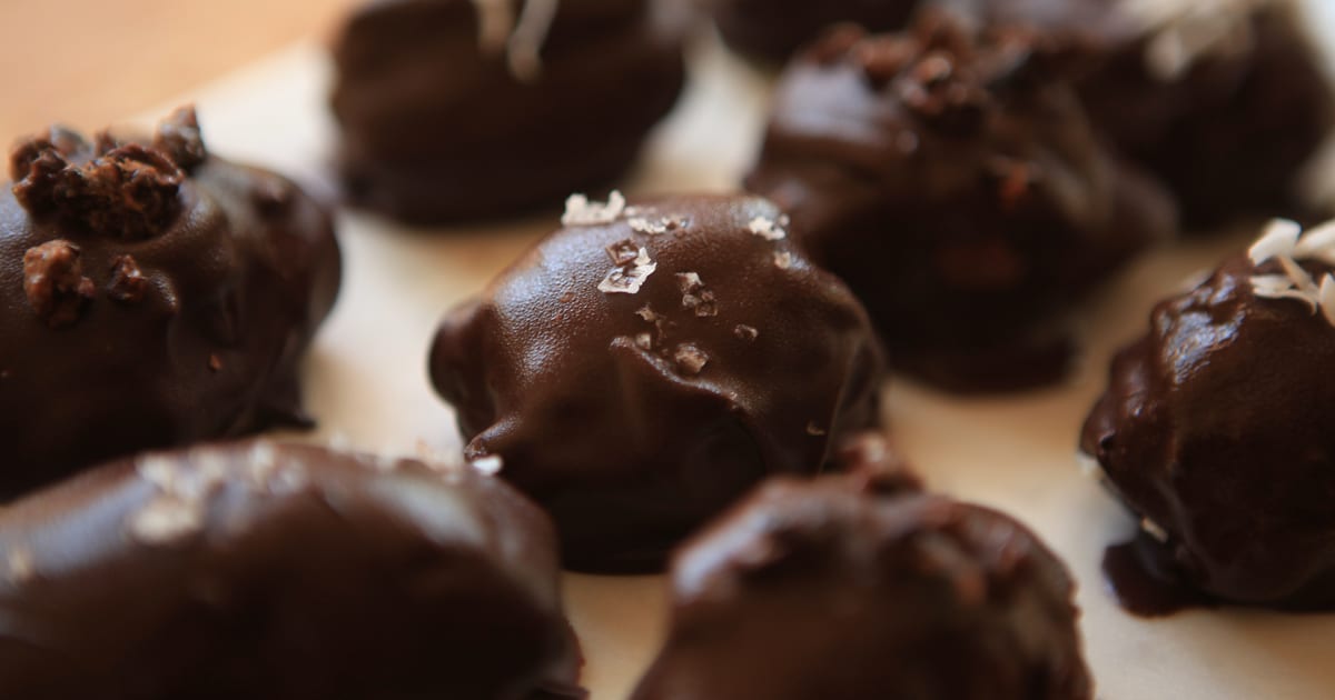 Thermomix recipe: Coconut Stuffed Chocolate Dates | Tenina.com
