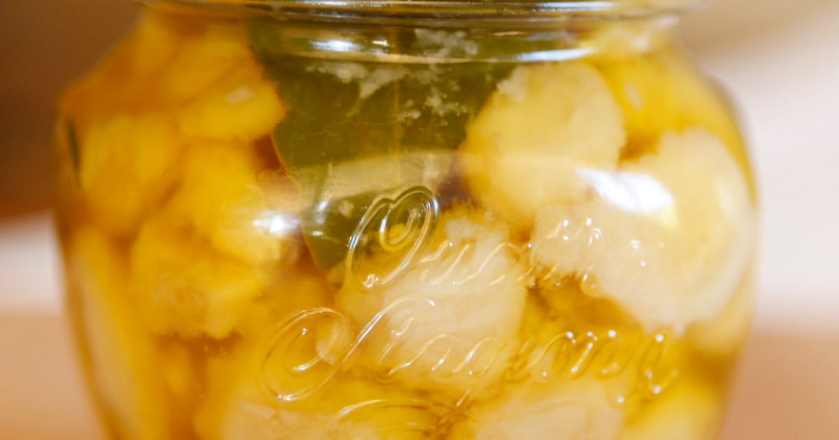 Thermomix recipe: Confit Garlic and Garlic Oil | Tenina.com
