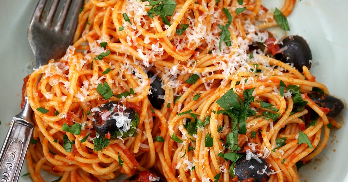 Thermomix recipe: Pasta alla Puttanesca | Tenina.com