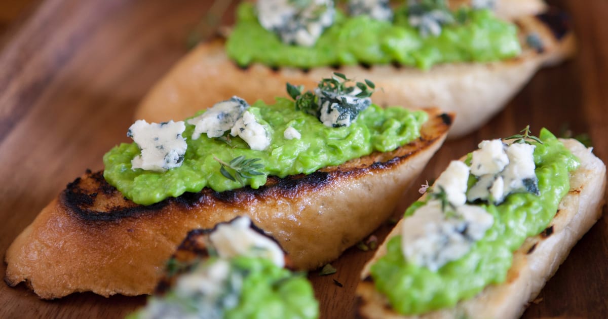 Thermomix recipe: Pea Puree Crostini | Tenina.com