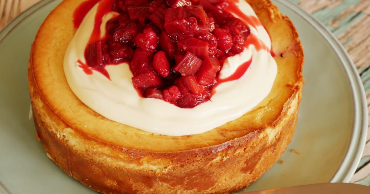 Thermomix recipe: Rhubarb and Raspberry Cheesecake | Tenina.com