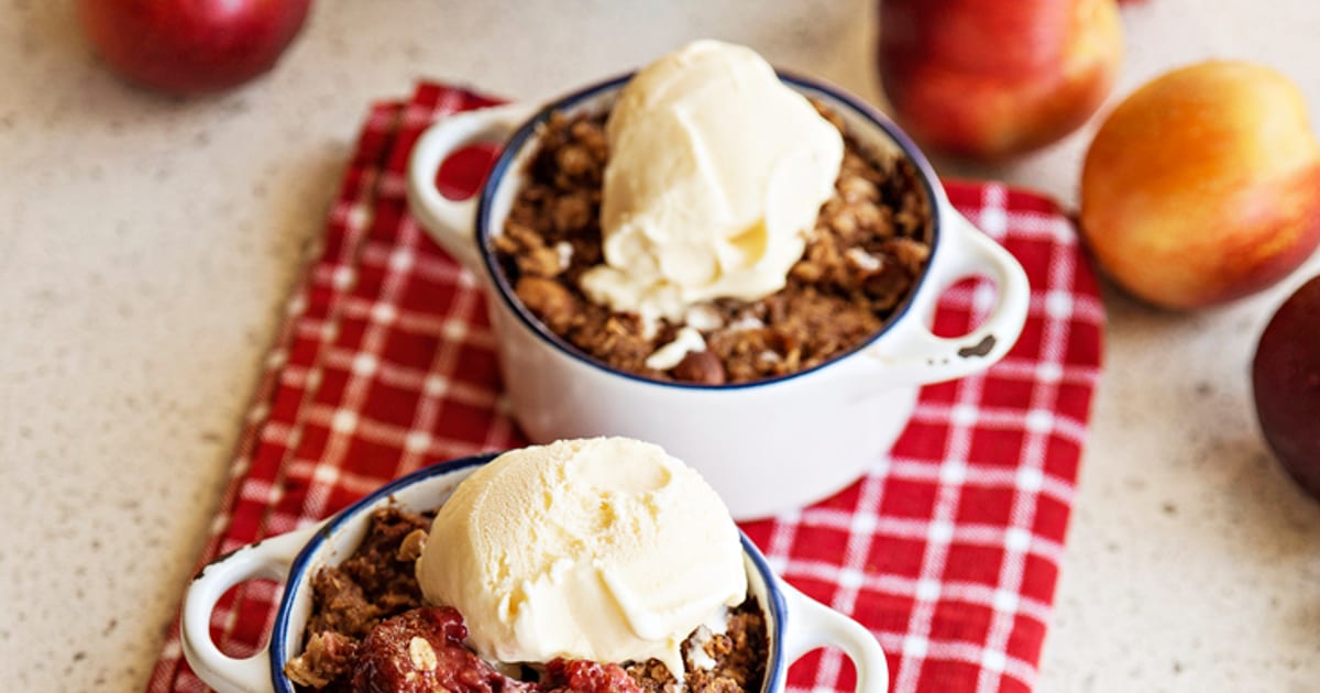 Thermomix recipe: Roasted Nectarine and Plum Crumble | Tenina.com