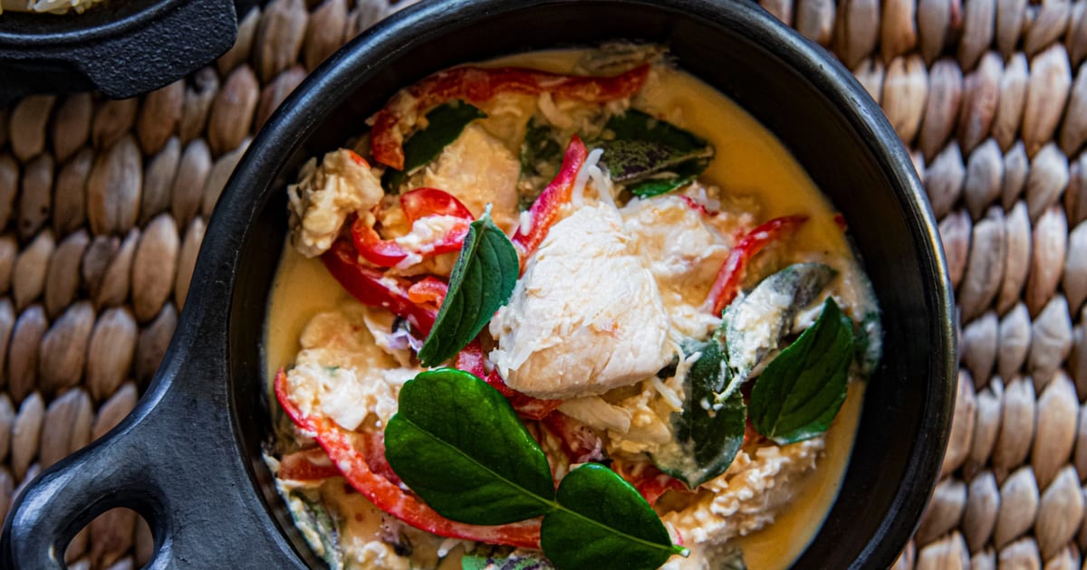 Thermomix recipe: Thai Chicken Basil, With Chili | Tenina.com