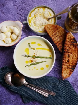 Asparagus Soup with Cauliflower Cream P TENINA