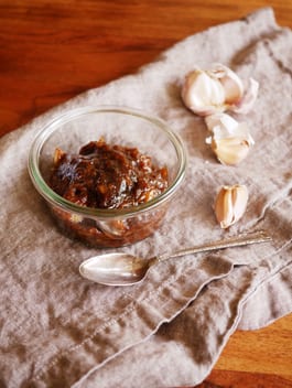 Caramelised Garlic Paste P Fotor