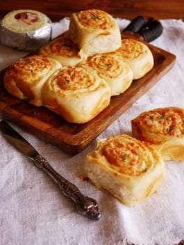 Cheesey Scrolls NO vegemite P Fotor