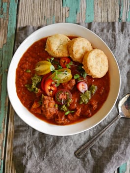 Chunky Chilli with Cheesey Scones P Fotor