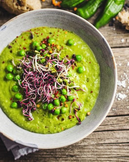 Pea puree with pea shoots and peas P