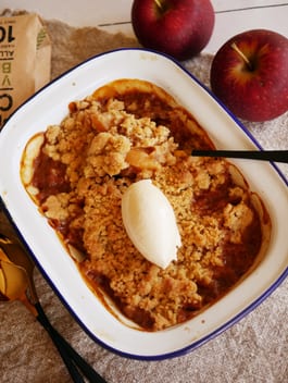 Prana Chai Apple Crumble with Chai Ice Cream OH P TENINA
