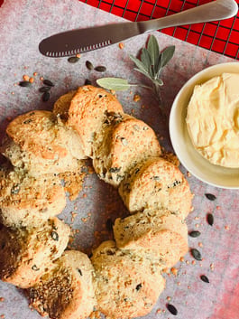 Seeded Cheesy Scone Ring