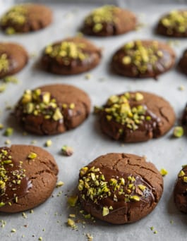 Spelt and Molasses Cookies