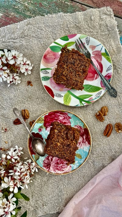 Spiced Oat Cake with Caramelised Pecan Coconut Icing