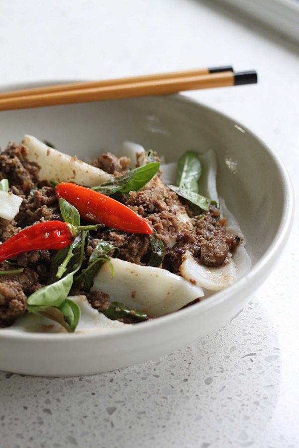 Fresh Rice Noodle With Beef Chilli And Basil
