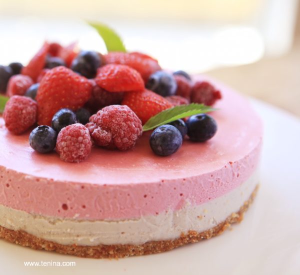 Vanilla Strawberry Layer Cake Copy Fotor